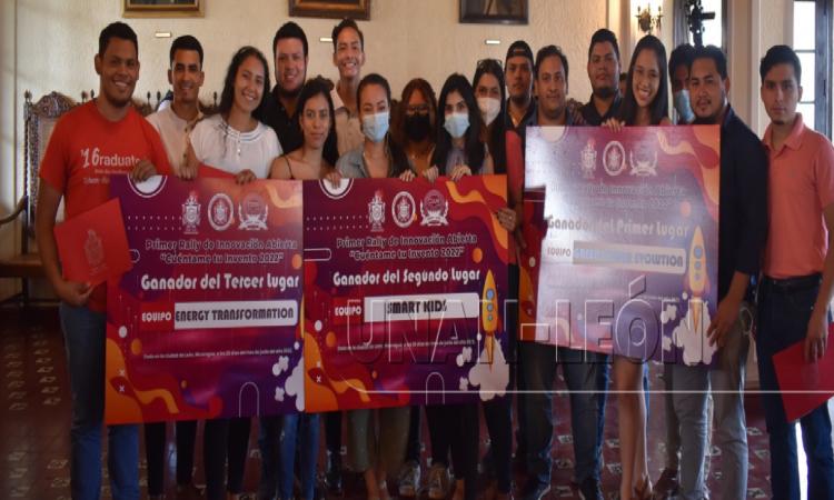 Acto de premiación a ganadores del primer Rally de Innovación Abierta “Cuéntame tu invento 2022”