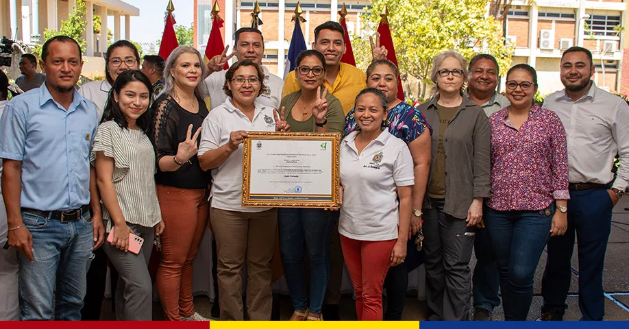 UNAN León premia a ganadores del concurso “Mi Recinto más Limpio, más Verde 2023” 