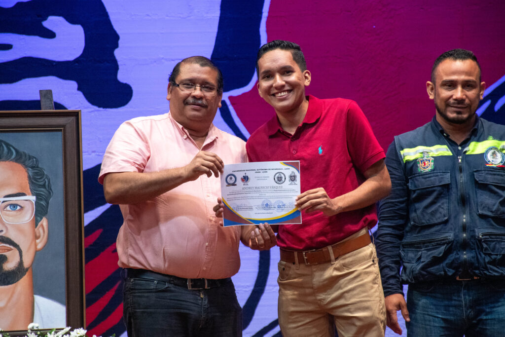 Entraga de certificado curso de salud