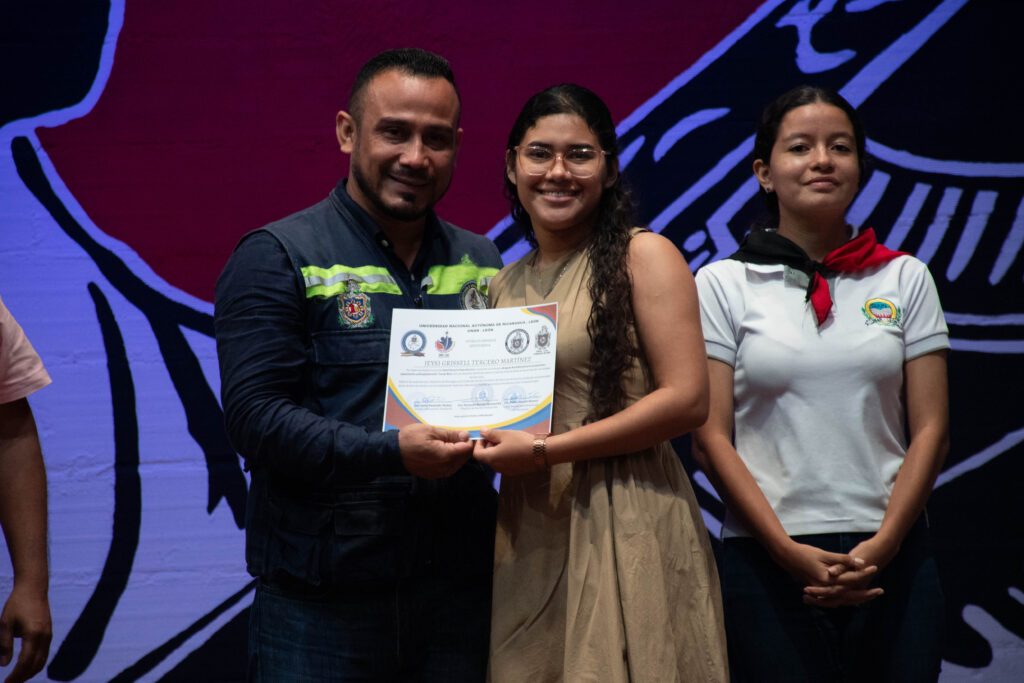 Entraga de certificado curso de salud