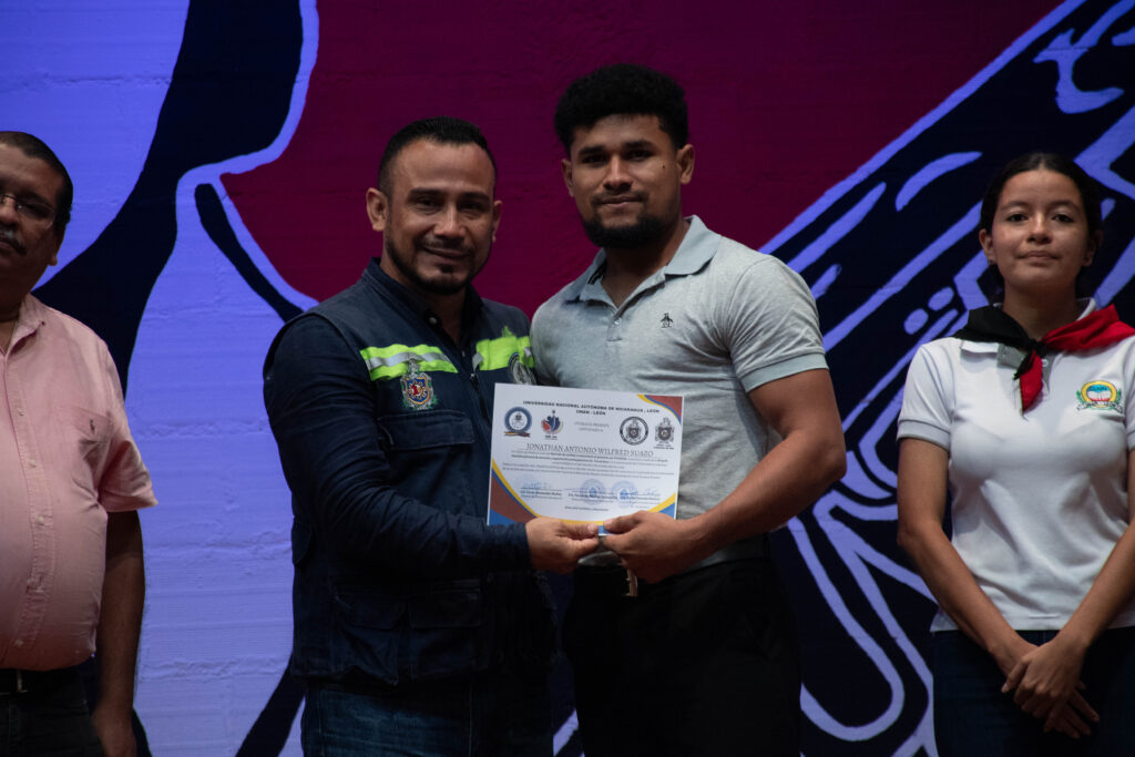 Entraga de certificado curso de salud