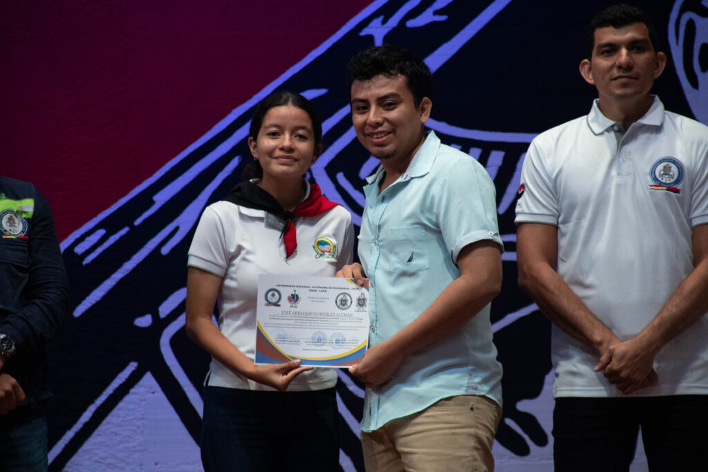Entraga de certificado curso de salud