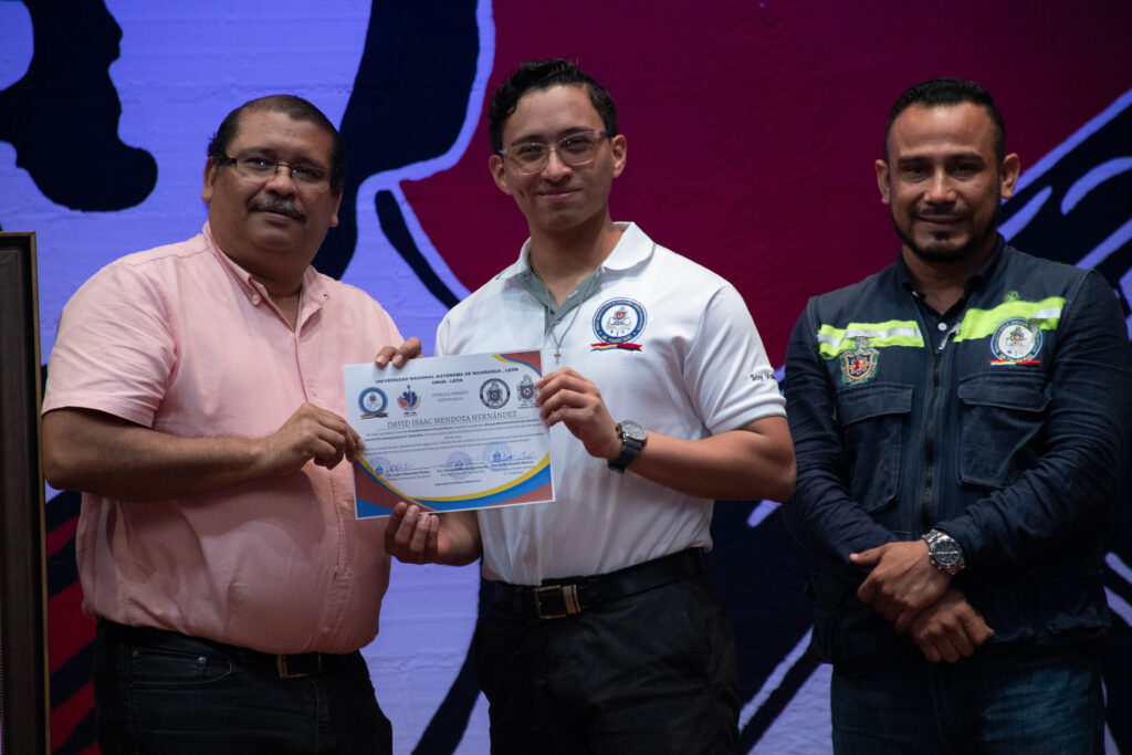 Entraga de certificado curso de salud