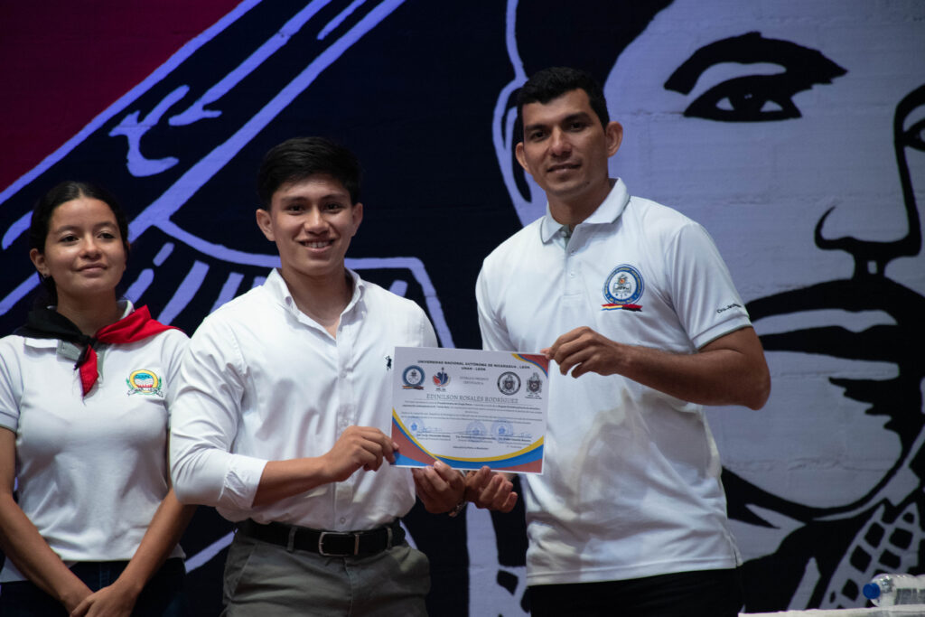 Entraga de certificado curso de salud