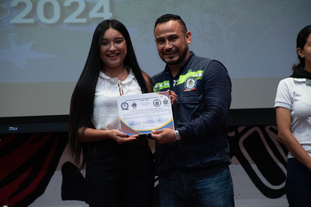 Entraga de certificado curso de salud