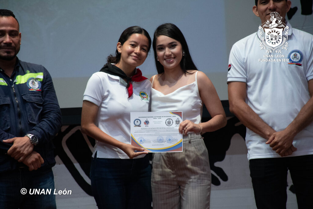 Entraga de certificado curso de salud