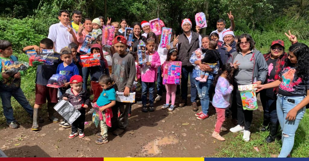 Entrega de Juguetes a los Mimados de la Revolución