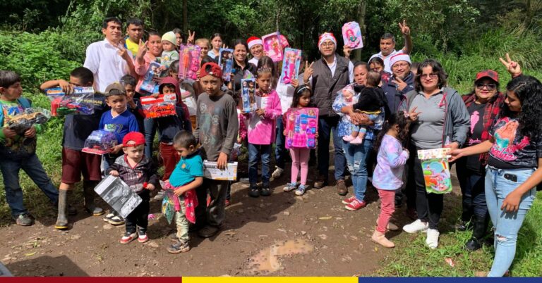 Entrega de Juguetes a los Mimados de la Revolución