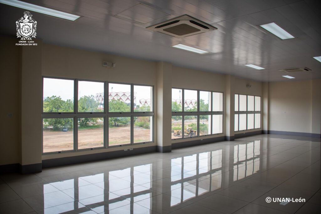UNAN-León Inaugura primera fase del Centro de Simulación para prácticas Médicas General Miguel Ángel Ortez Guillen (35)