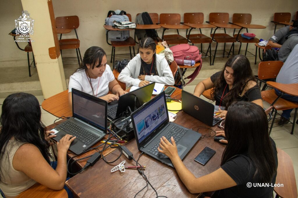 26 Equipos de UNAN-León participa en el Tercer Rally Nacional de Innovación (8)