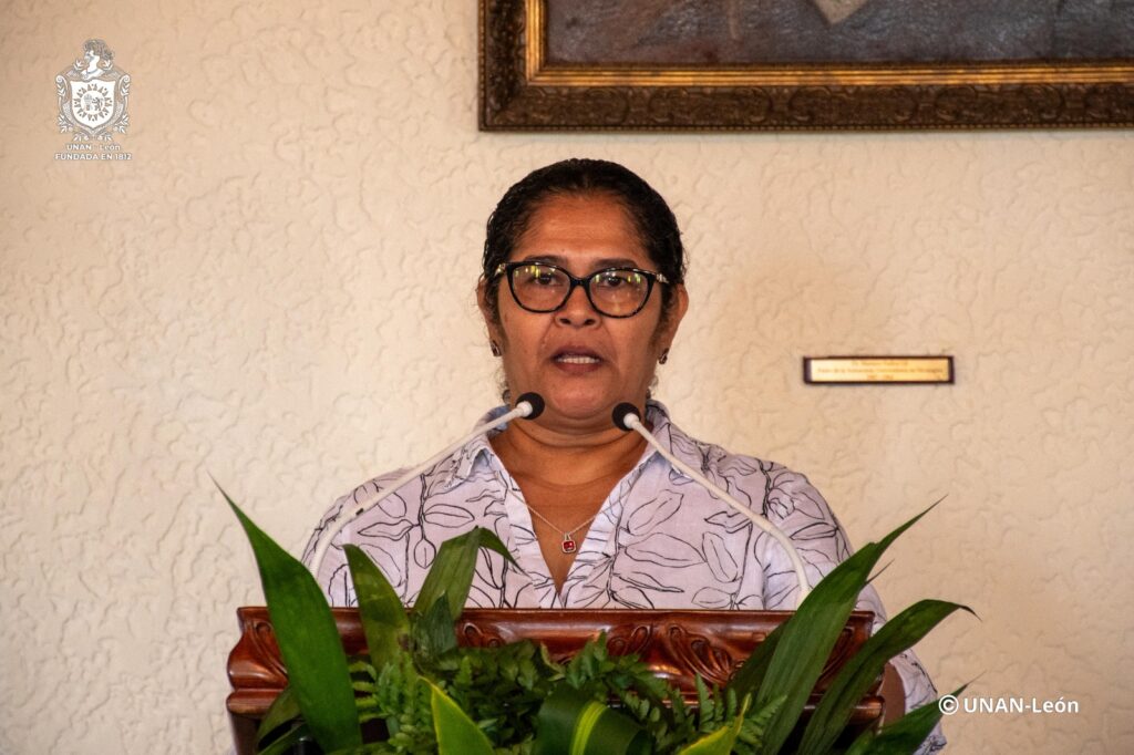 Cra. Ana Cecilia Chévez, Rectora de UNAN-León.