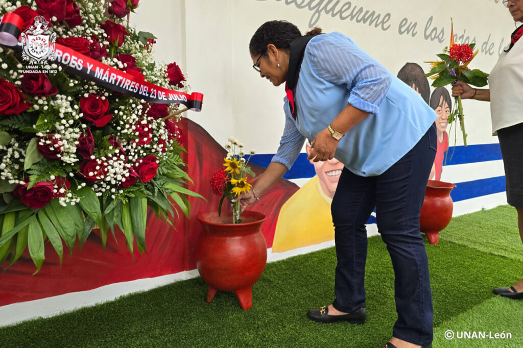 Ofrenda Floral al Cmte. Hugo Chávez