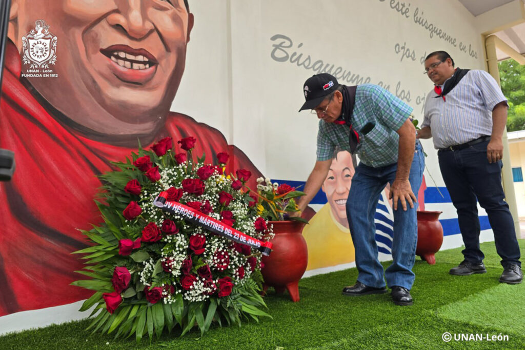 Ofrenda Floral al Cmte. Hugo Chávez