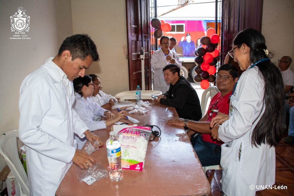 UNAN-León Realiza Feria de Salud en Conmemoración del 46 aniversario del Triunfo de la Revolución Popular Sandinista (12)