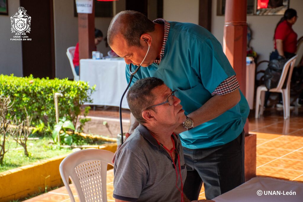 UNAN-León Realiza Feria de Salud en Conmemoración del 46 aniversario del Triunfo de la Revolución Popular Sandinista (14)