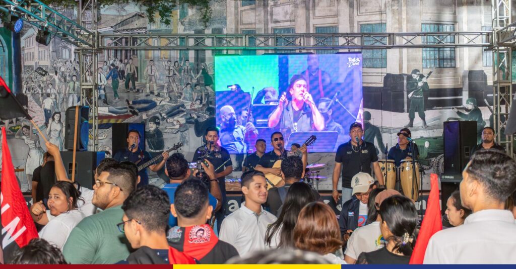 Vigilia Revolucionaria UNAN-León (1)