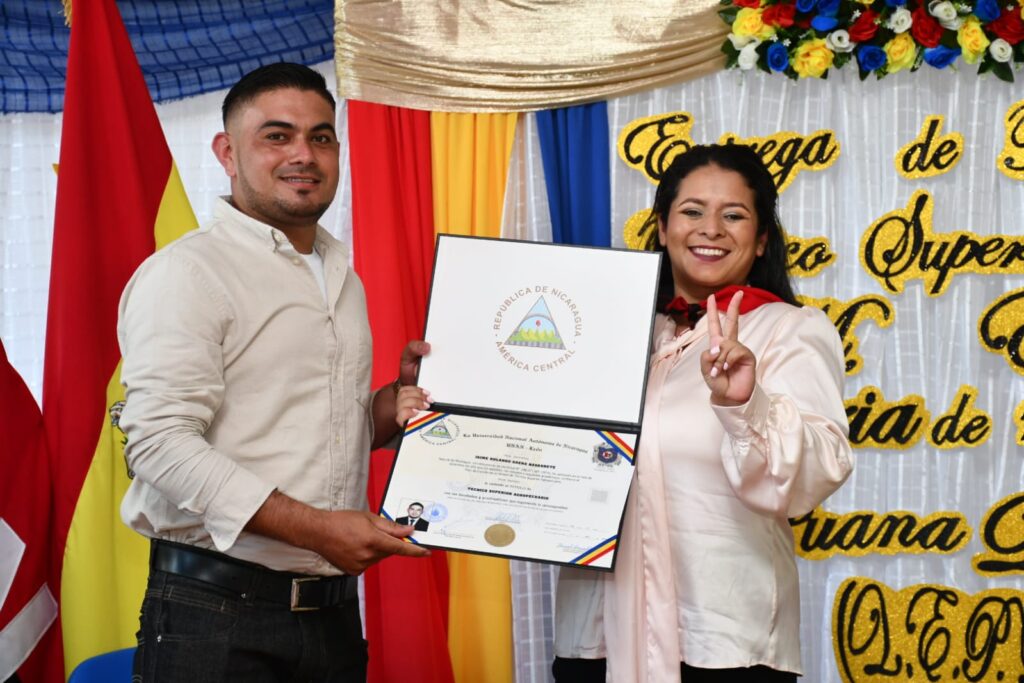 Entrega de Titulos UNICAM UNAN 2025-08-23 at 14.10.55 (1)