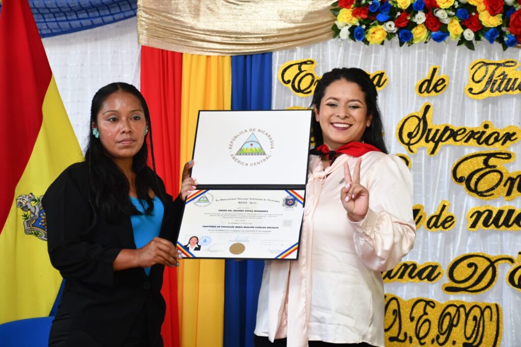 Entrega de Titulos UNICAM UNAN Leon 2025-08-23 at 14.10.59 (1)