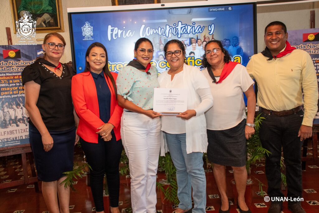 Reconocimientos y Feria Comunitaria UNAN-León 10