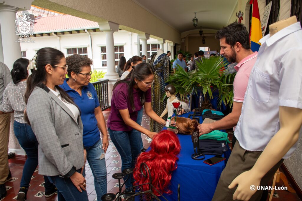 Reconocimientos y Feria Comunitaria UNAN-León 14