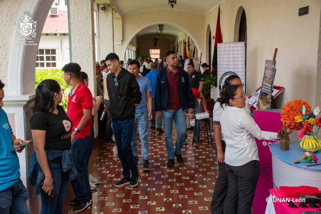 Reconocimientos y Feria Comunitaria UNAN-León 16