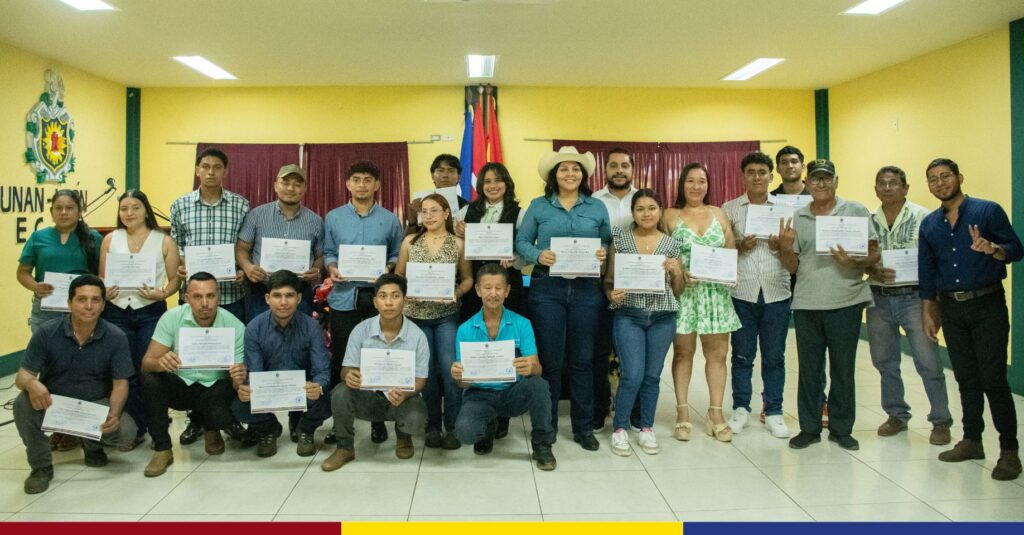 UNAN-León Certifica a Estudiantes de la Carrera de Ing. Agroecología y Productores de la ciudad de León