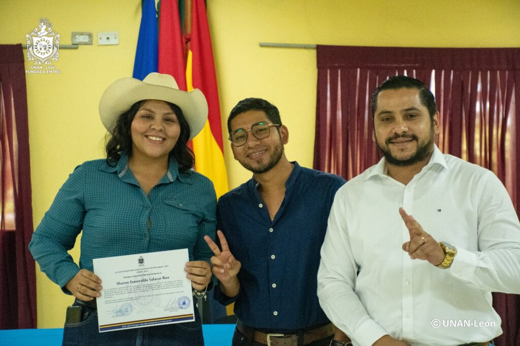 Sharon Esmeralda Salazar Roa, Estudiante de la Carrera de Ing. Agroecología.