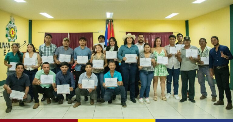 UNAN-León Certifica a Estudiantes de la Carrera de Ing. Agroecología y Productores de la ciudad de León