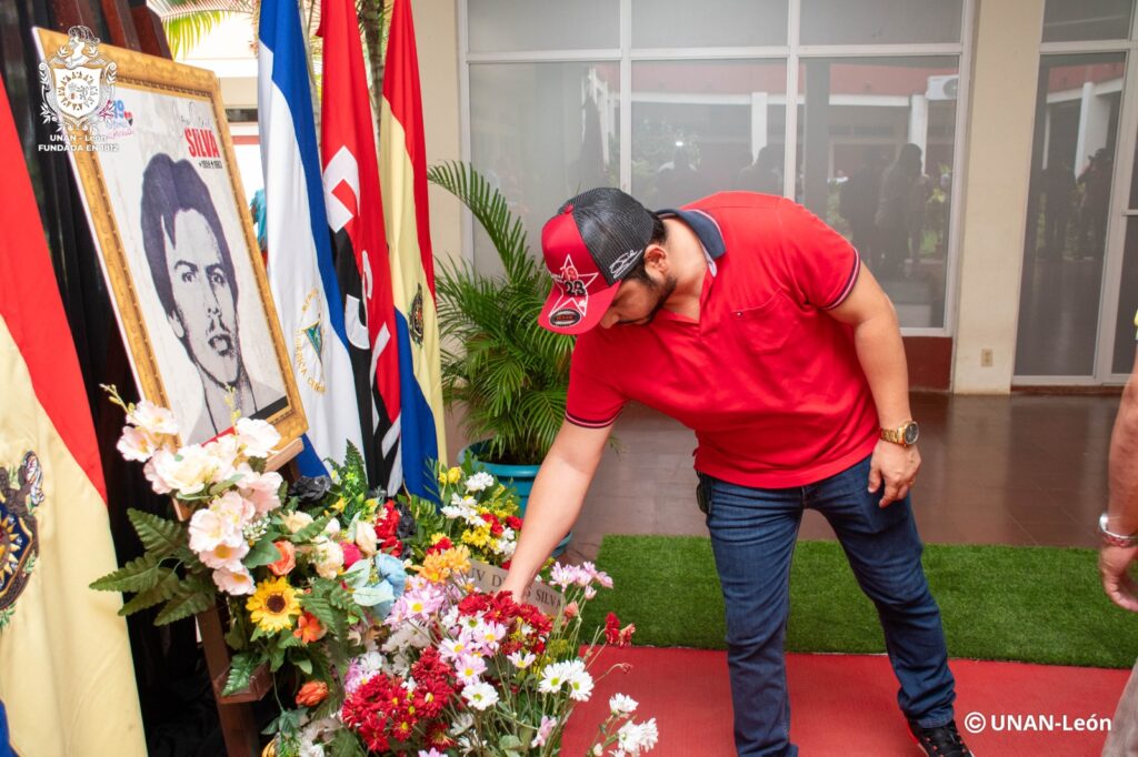 UNAN-León realiza acto Cultural en conmoración del 42 aniversario del tránsito a la inmortalidad del Cro. Denis Antonio Silva. (15)
