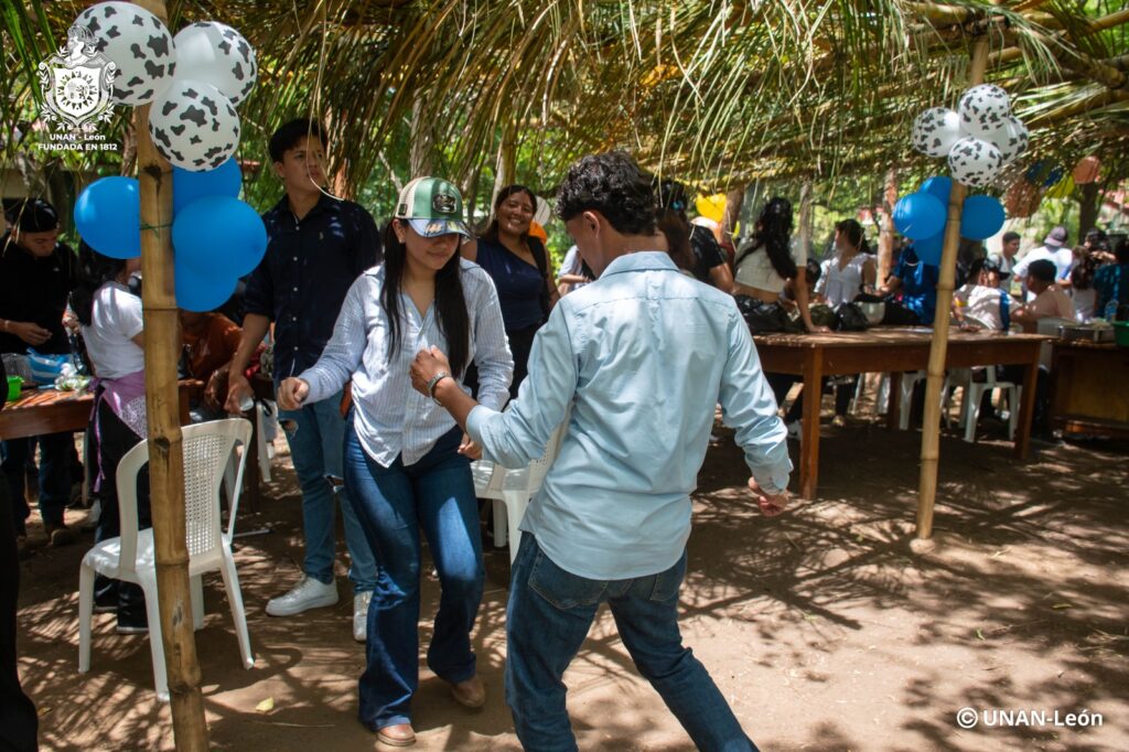 UNAN-León celebra III Simposio de Medicina Veterinaria en saludo al Día Nacional del Médico Veterinario (10)