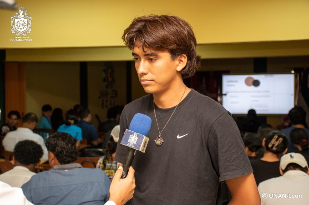 Alexander Morales, estudiante de la carrera de Medicina Veterinaria.