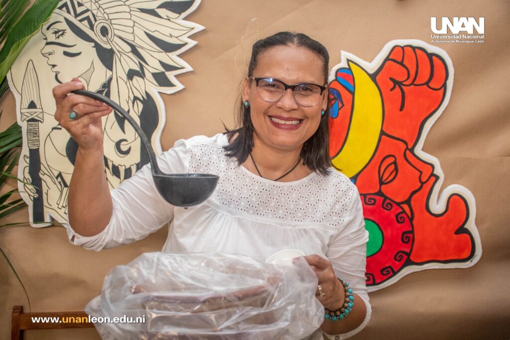 Cra. Karen Palacio, directora del Área específica de Biología