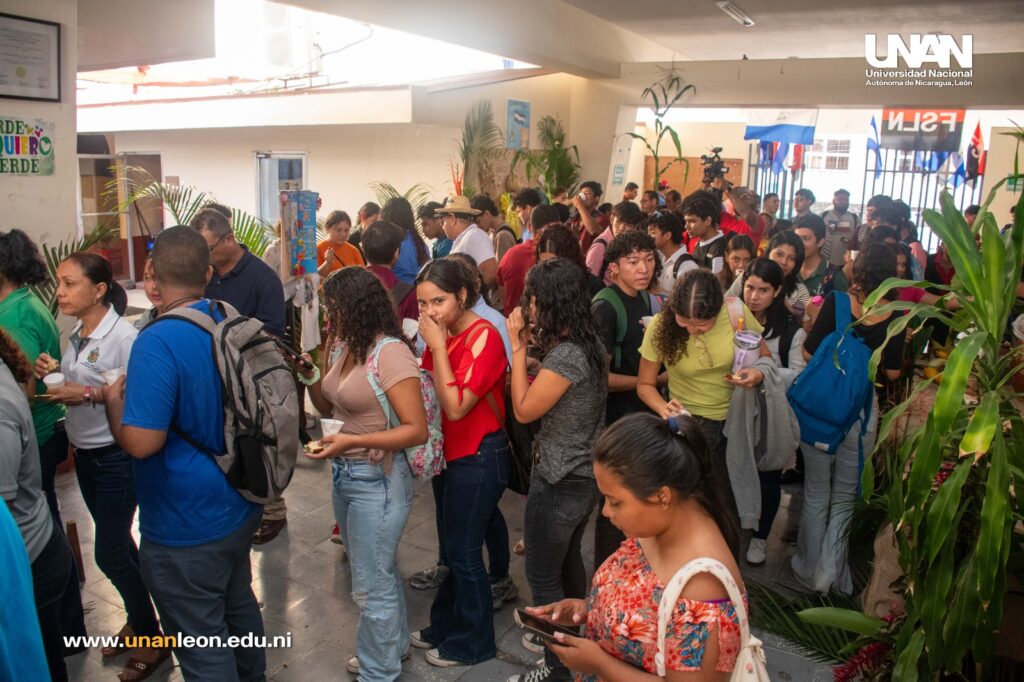 UNAN-León realizó Feria Gastronómica de comidas Típicas en conmemoración del Día de la Resistencia Indígena, Negra y Popular (6)