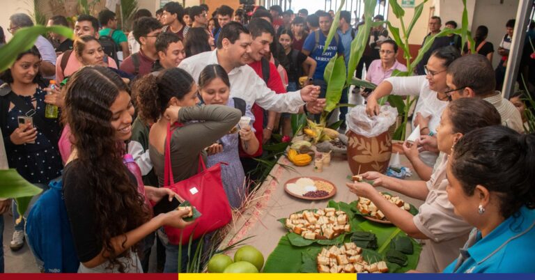 UNAN-León realizó Feria de  Gastronomía Típica en conmemoración del Día de la Resistencia Indígena, Negra y Popular