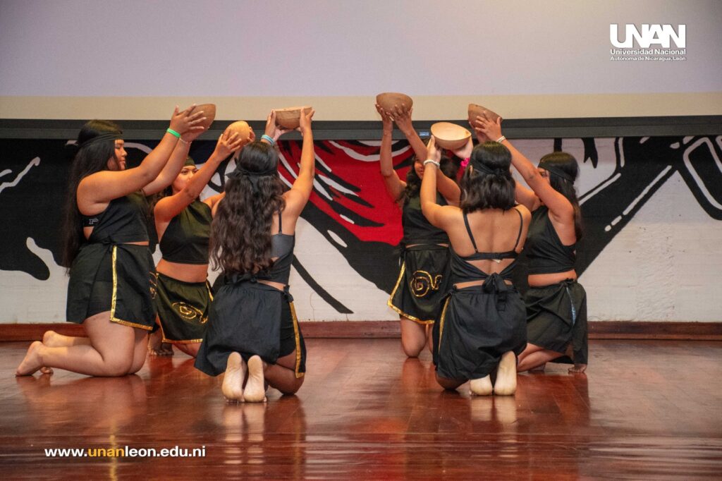 UNAN-León sede de la Presentación de la 8va Edición Revista Índice Nicaragua (6)