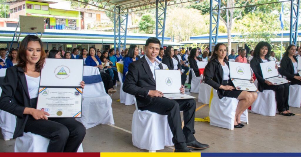 Graduación de jóvenes protagonistas de UNICAM- San Sebastián de Yalí gracias a la Revolución Popular Sandinista