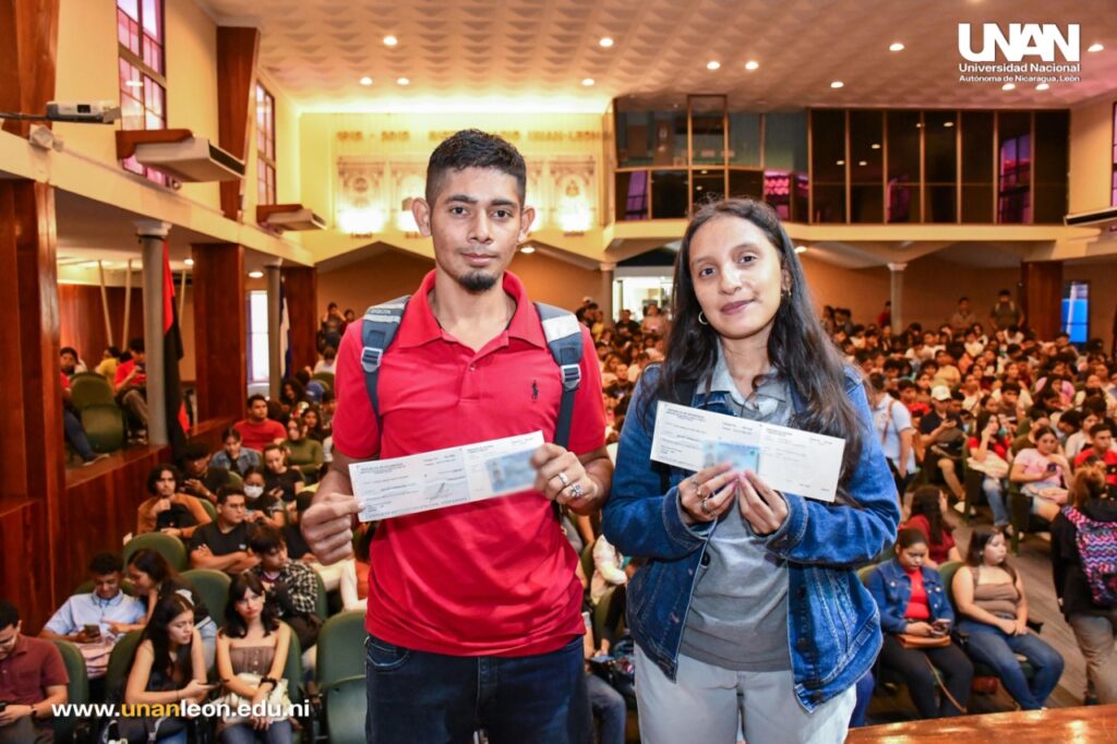 Entrega de Becas UNAN-León 2