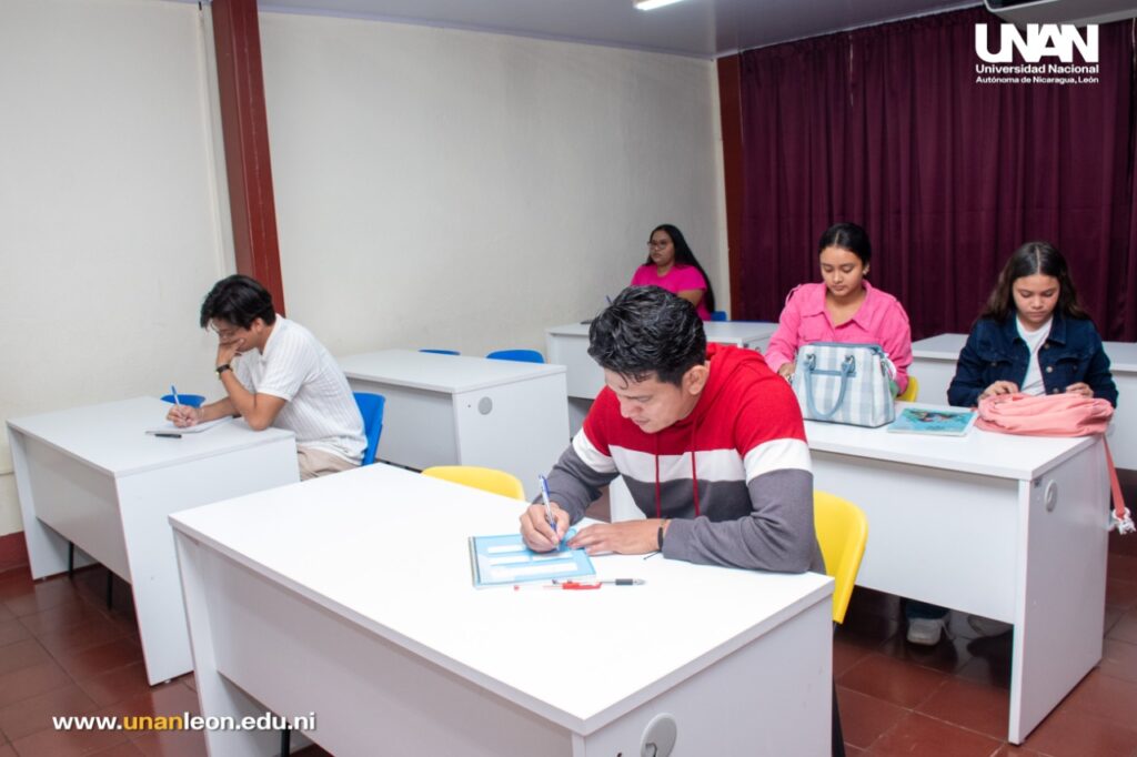 Inician Clases Academia Brian Wilson León UNAN-León