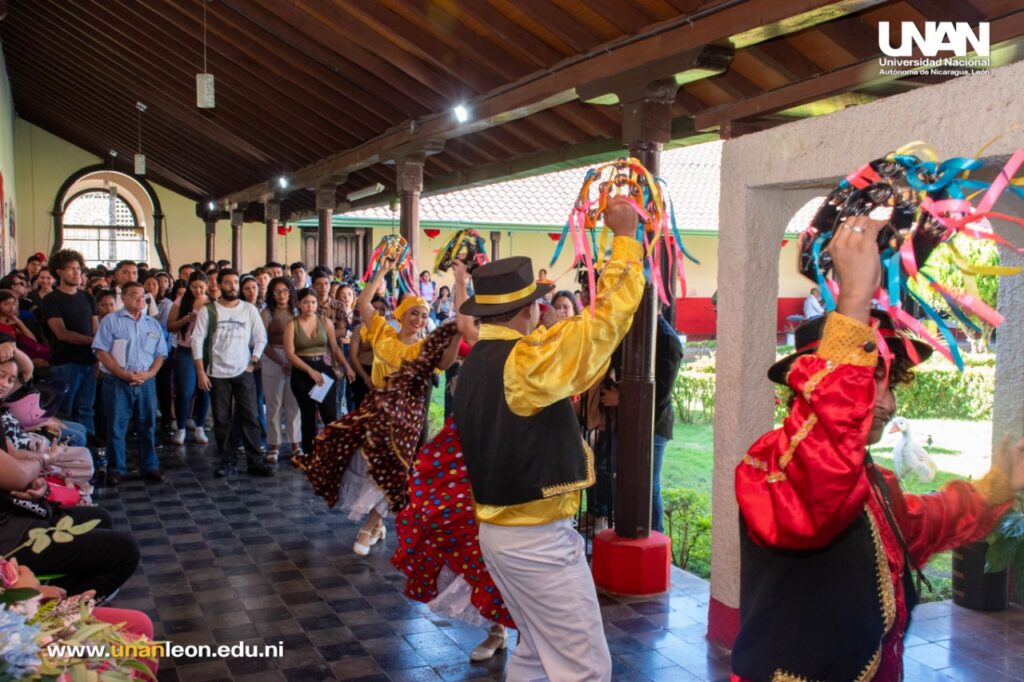 Inician Clases Academia Brian Wilson León UNAN-León 3