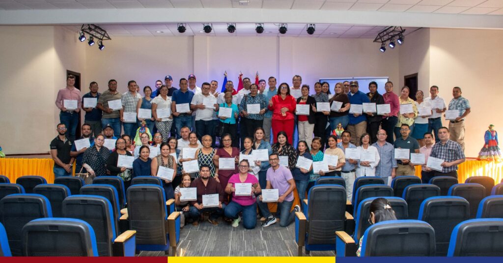 UNAN-León realiza entrega de Certificados a docentes participantes de los “Talleres de Integración de Tecnologías Digitales en la Docencia”