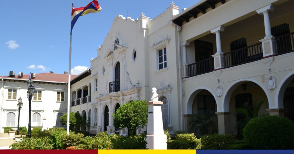 Tu futuro comienza aquí: Aprende, crece y transforma con UNAN-León