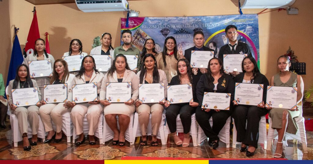 Programa UNICAM sede León celebra acto de Graduación y Entrega de Títulos Universitarios