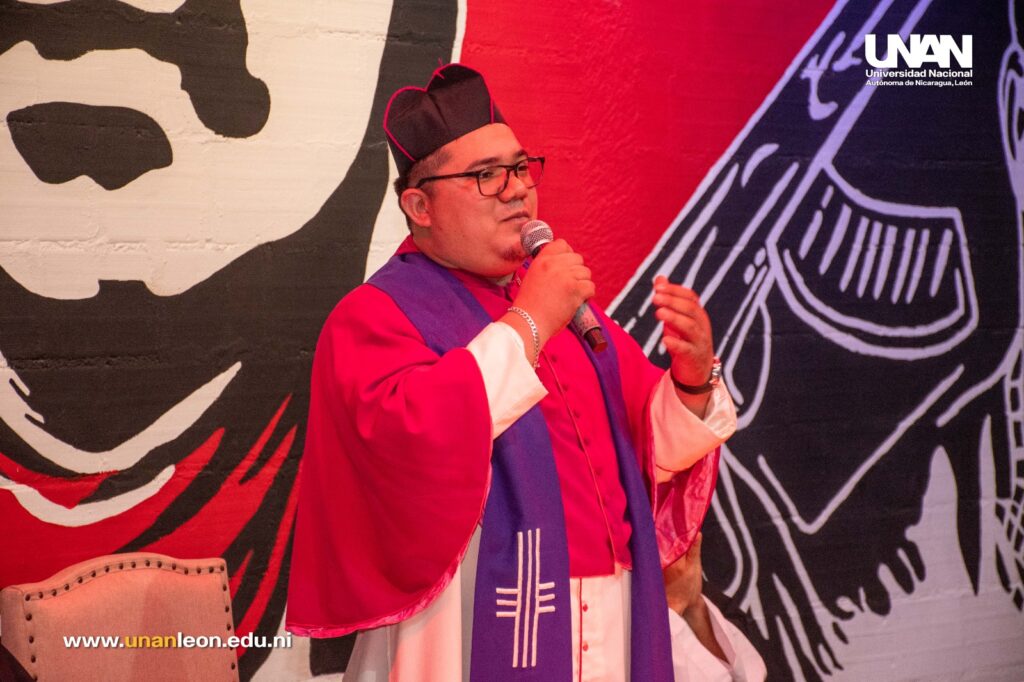 Como apertura de la actividad se realizó una obra teatral de la fundación de la universidad el 10 de enero de 1812, donde se recreó el histórico día de fundación de nuestra universidad (10)