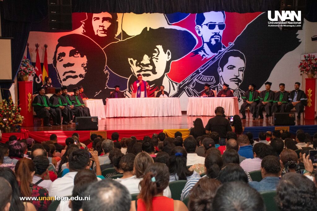 Como apertura de la actividad se realizó una obra teatral de la fundación de la universidad el 10 de enero de 1812, donde se recreó el histórico día de fundación de nuestra universidad (11)