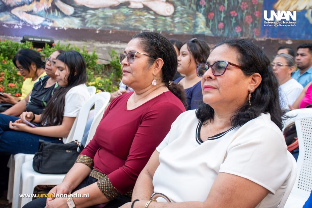 photo_5145439909911923650_w