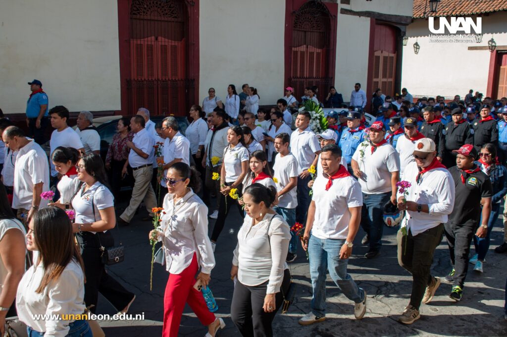 photo_5145439909911923658_w