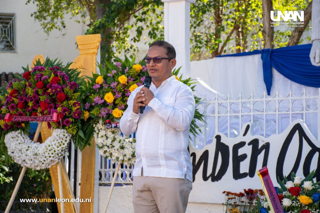 photo_5145439909911923659_w