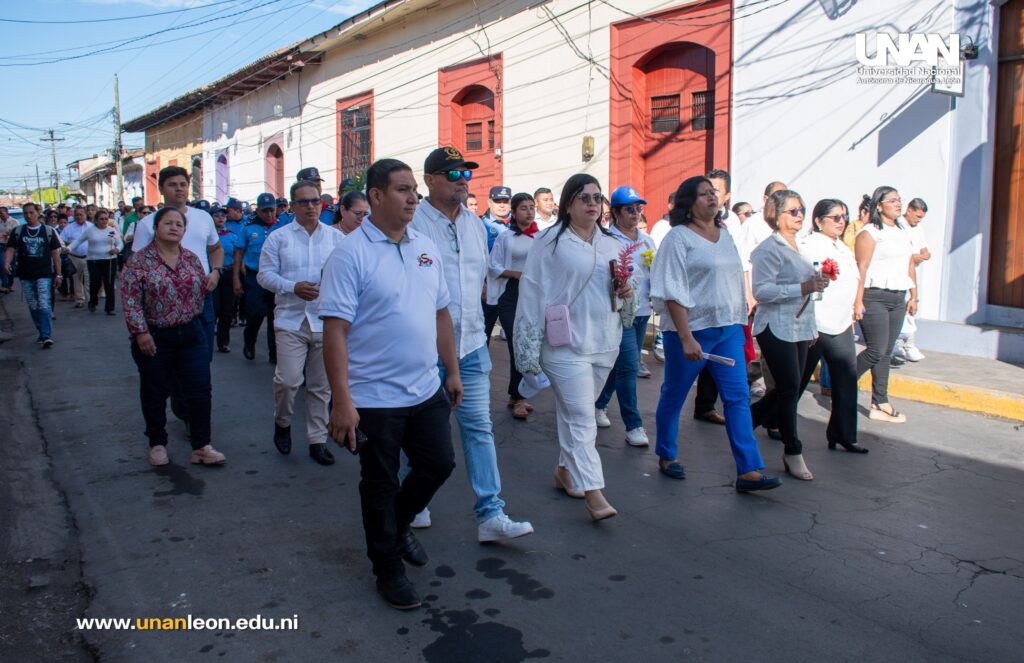 photo_5145439909911923660_w