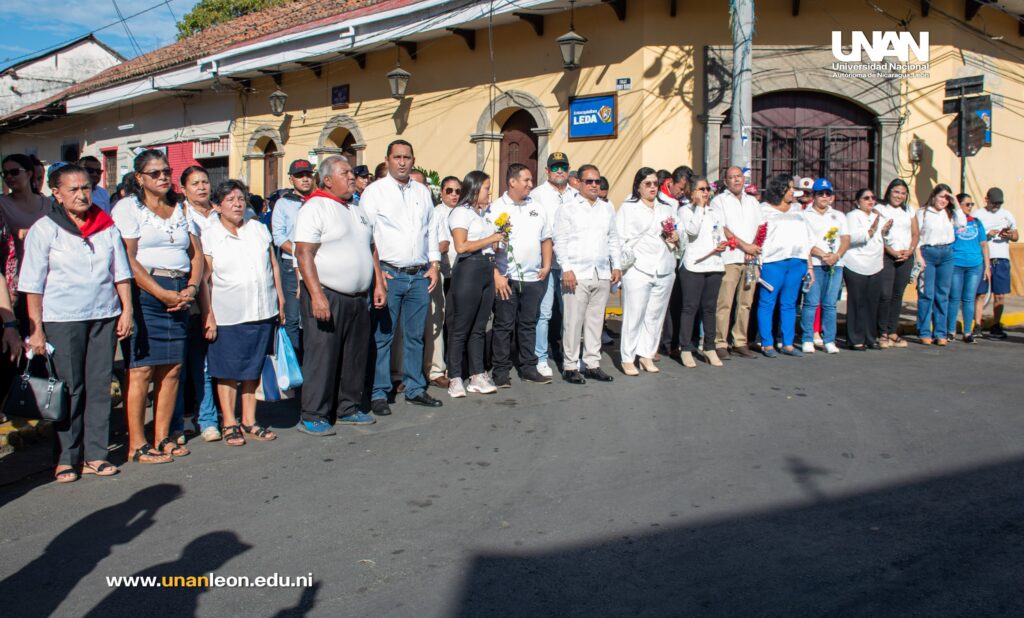 photo_5145439909911923661_w