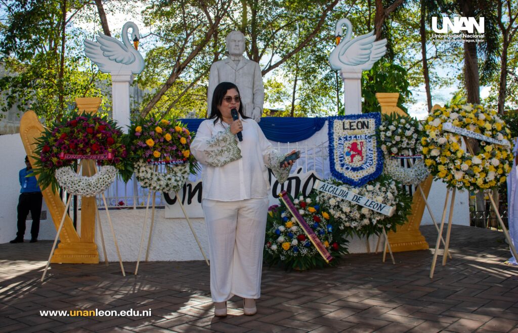 photo_5145439909911923662_w